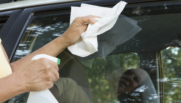 8 things one should never clean with paper towels