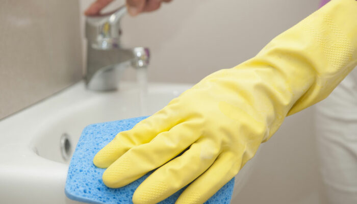 10 bathroom cleaning mistakes and tips to fix them